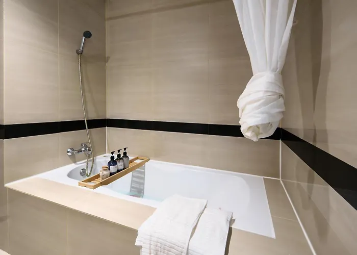 Mystic Haven King Bed With Balcony & Views 아파트 방콕