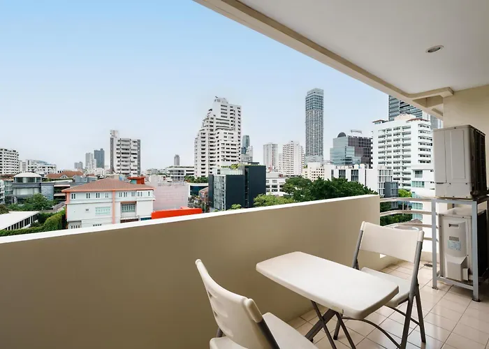 Mystic Haven King Bed With Balcony & Views 아파트 방콕