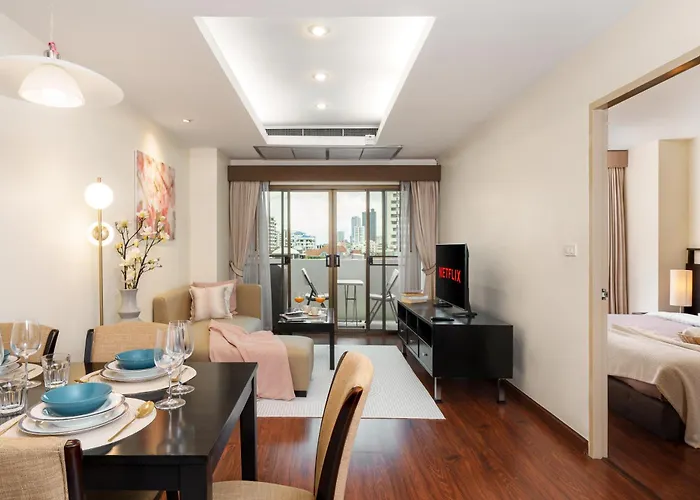 아파트 Mystic Haven King Bed With Balcony & Views
